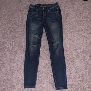 🛍American Eagle Ripped Jeans